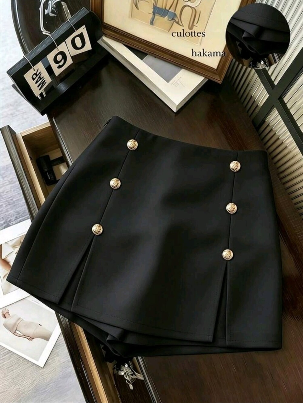 Franclia Metal Button Design Split Hem Skorts